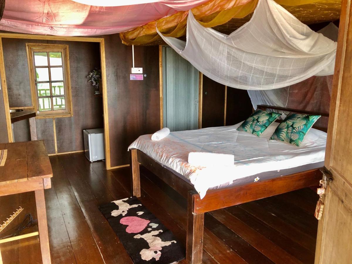 Beachfront Hut Downstairs Astra - Beach Shack Chalet Kampong Juara Exterior foto