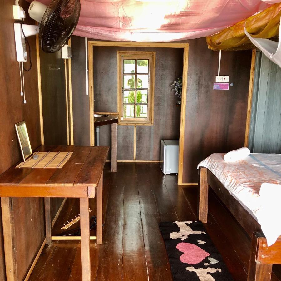 Beachfront Hut Downstairs Astra - Beach Shack Chalet Kampong Juara Exterior foto